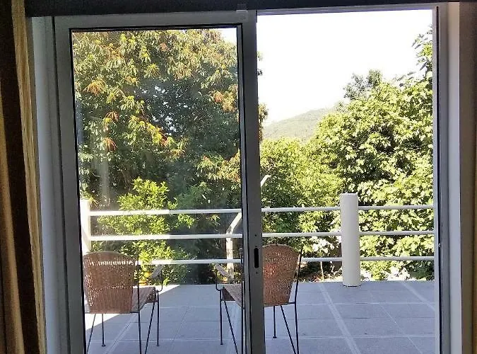 Casas Do Caminho Velho * Ribeira de Pena